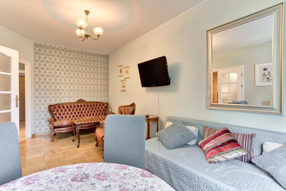 Tyzenhauz Apartments Lobzowska Street Krakow Ngoại thất bức ảnh