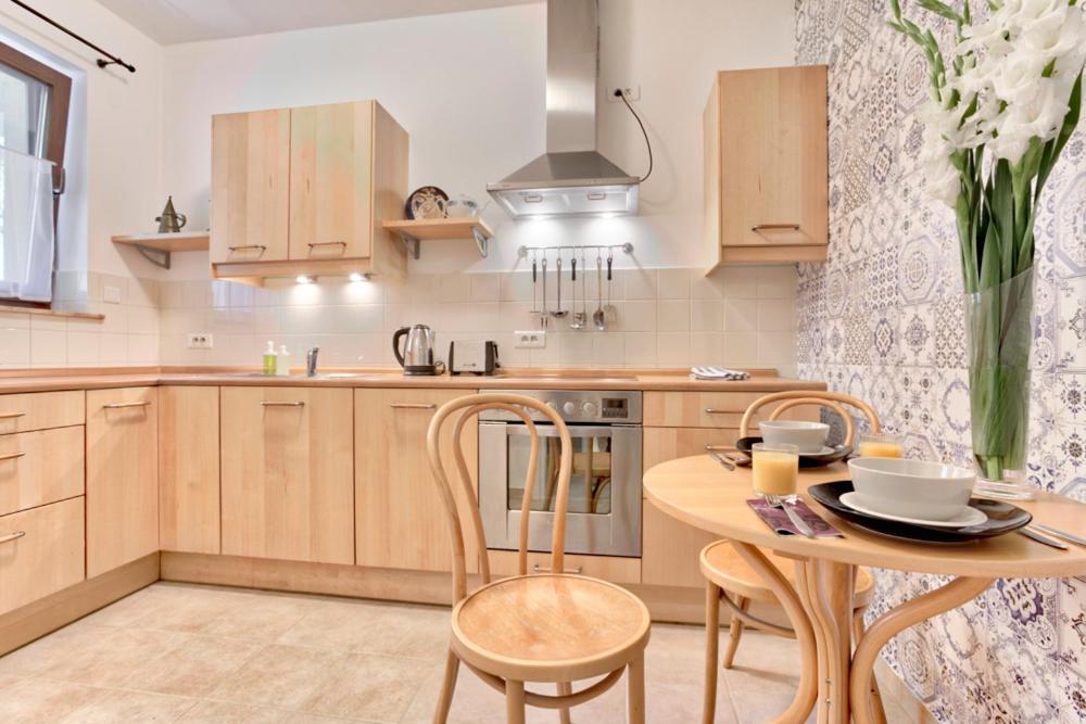 Tyzenhauz Apartments Lobzowska Street Krakow Ngoại thất bức ảnh